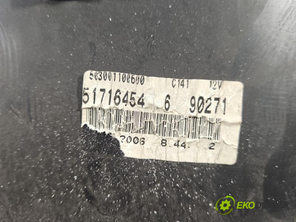 Fiat Punto Grande 1.4 8V 77 hp manual 57 kW 1368 cm3 3- Přístrojová deska 51716454 (Přístrojová deska)