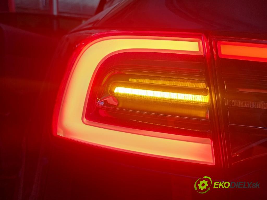 Tesla Model Y 0.0 automatic 378 kW  5- světlo zadní levé blatník: 1502086-00-D
