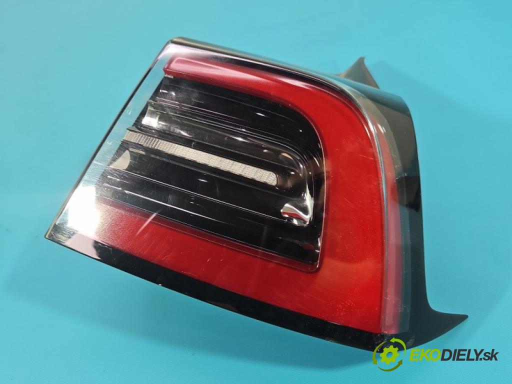 Tesla Model Y 0.0 automatic 378 kW 5- svetlo / reflektor zadné pravé blatník 1502087-00-D
