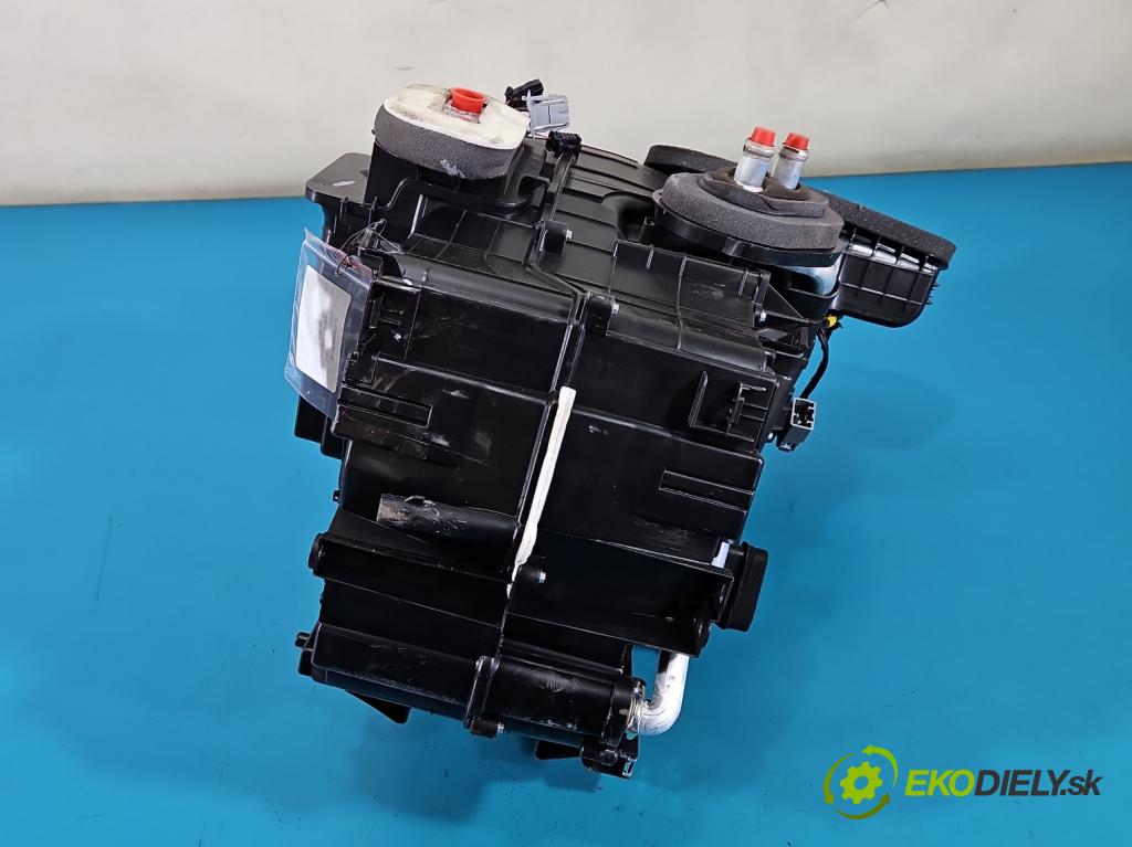 Renault Captur II 2019- 1.3 140 hp manual 103 kW 1332 cm3 5- radiátor 5CM9910387 (Radiátor topení)