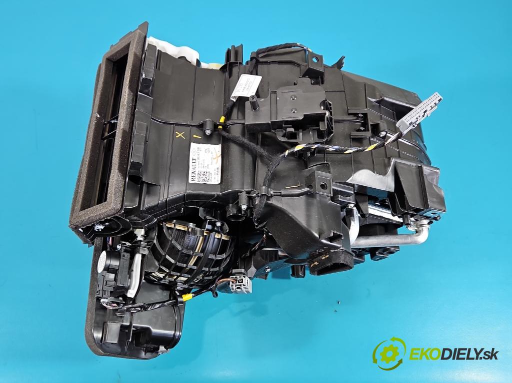 Renault Captur II 2019- 1.3 140 hp manual 103 kW 1332 cm3 5- radiátor 5CM9910387 (Radiátor topení)