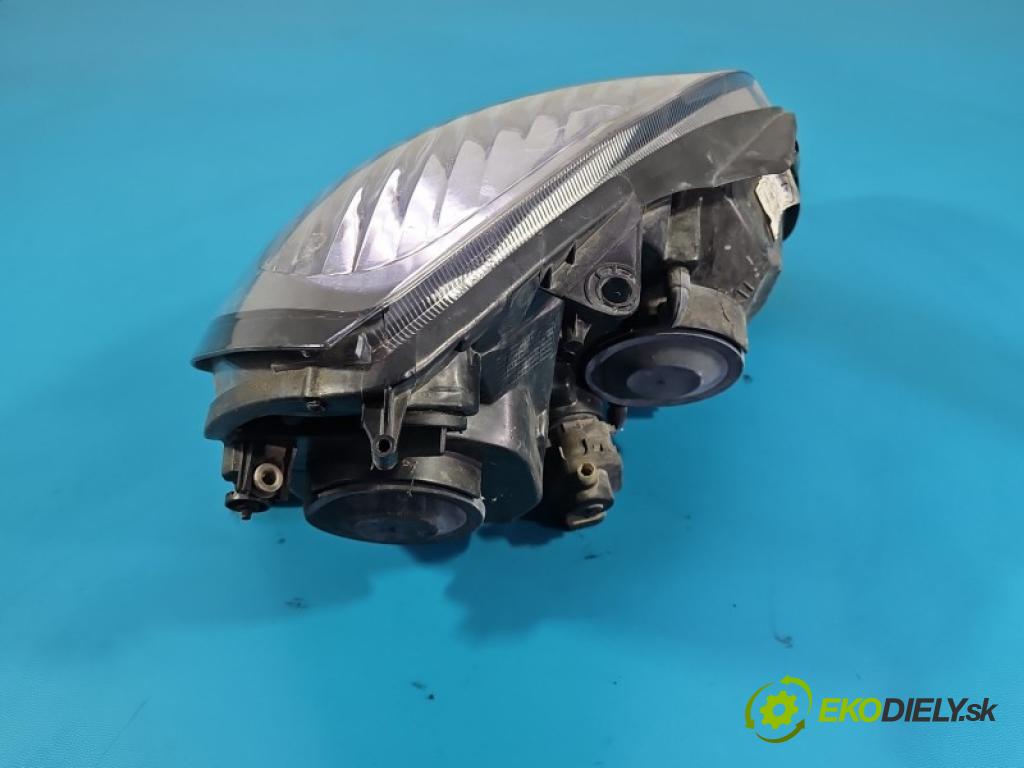 Renault Clio II 1998-2012 1.4 16V 98 hp manual 72 kW 1390 cm3 5- světlo levý  (Klika dveří ostatní)