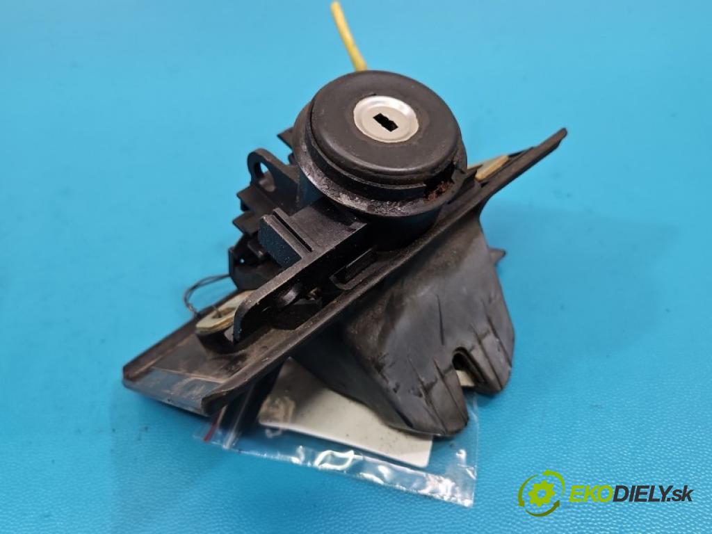 Mercedes C W202 1993-2001 2.2d 95 HP manual 70 kW 2155 cm3 4- zámok kufrové dvere zadné 