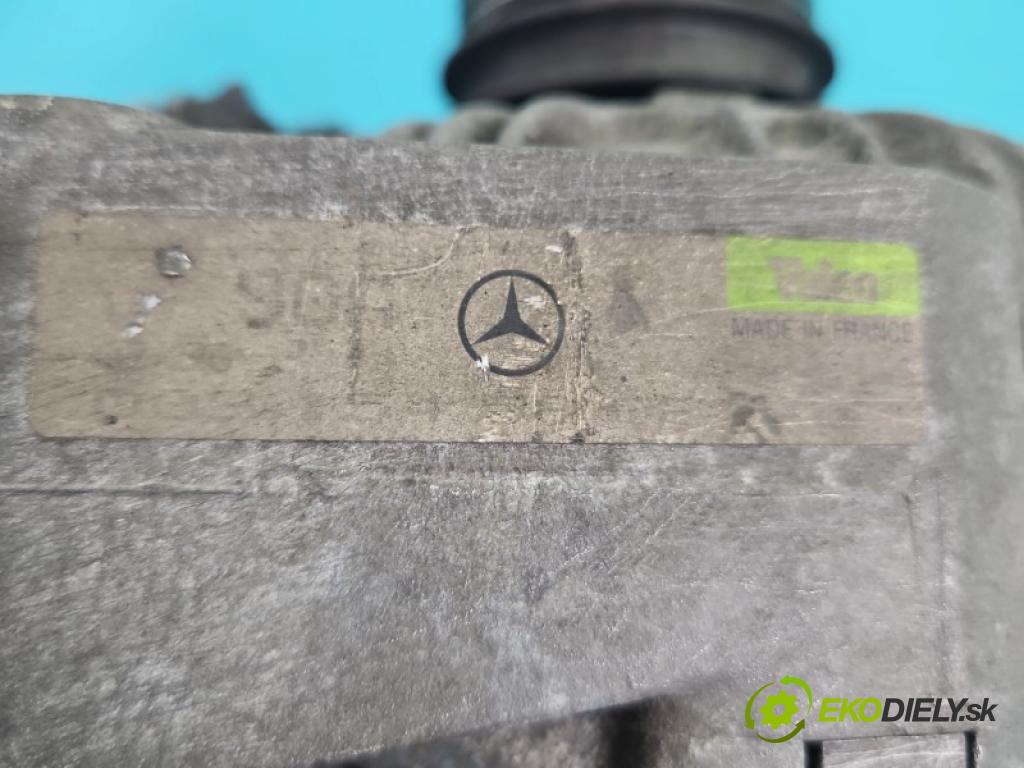 Mercedes C W202 1993-2001 2.2d 95 hp manual 70 kW 2155 cm3 4- Alternator  (Alternátor)