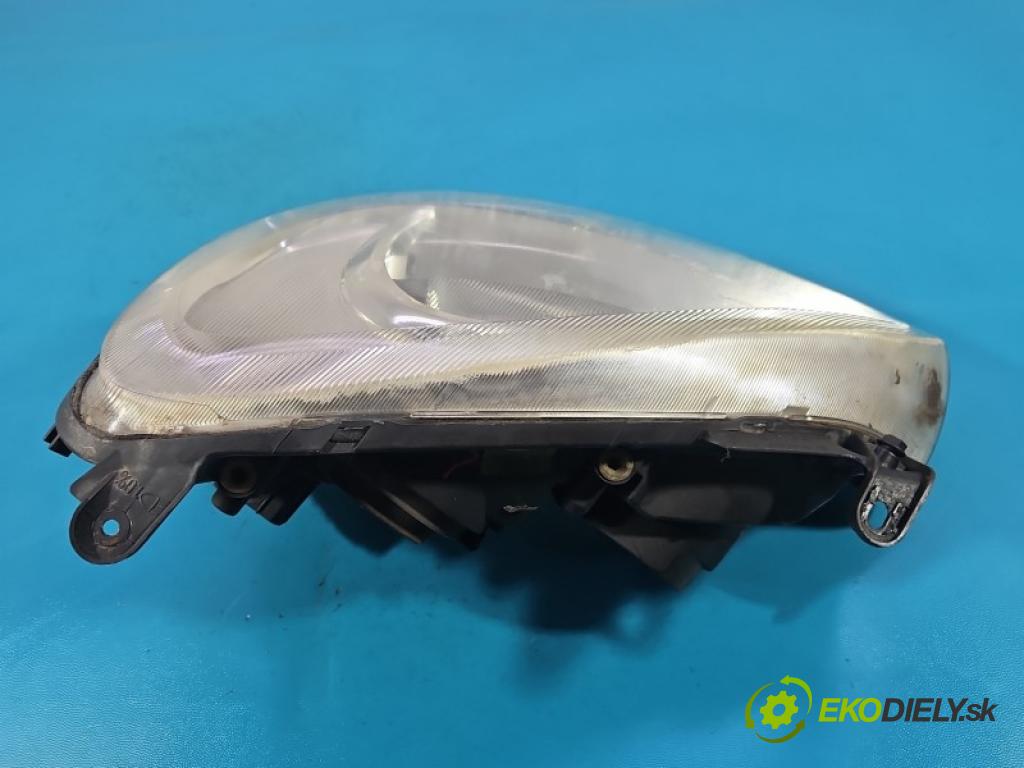 Opel Corsa C 2000-2006 1.0 12V 58 HP manual 43 kW 973 cm3 5- Reflektor: ľavý 0301172201 (Kľučka dverí ostatné)
