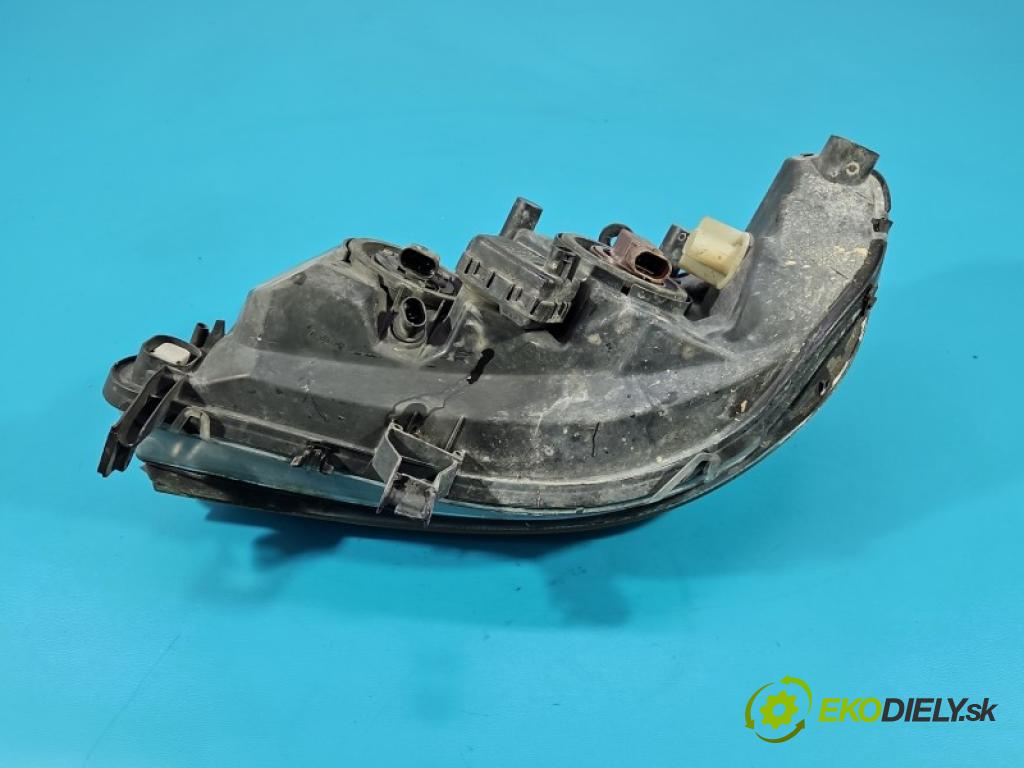 Opel Zafira A 1999-2005 2.0 dti 101 HP manual 74 kW 1995 cm3 5- Reflektor: pravý  (Svetlo predné pravé)