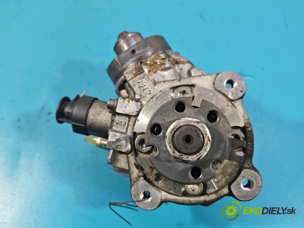 Vw Passat B7 2010-2014 2.0 tdi 140 HP automatic 103 kW 1968 cm3 5- čerpadlo vstrekovacia 0445010526 (Vstrekovacie čerpadlo)