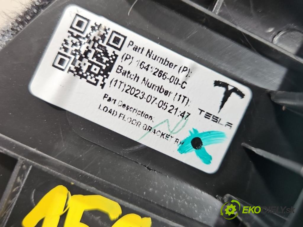 Tesla Model Y 0.0 automatic 378 kW  5- kryt 1641266-00-C