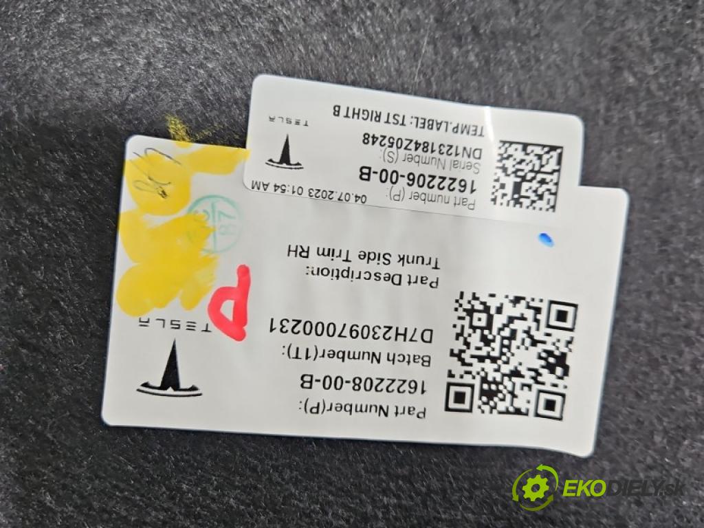 Tesla Model Y 0.0 automatic 378 kW  5- Čalounictví: kufra: pravé 1622208-00-B