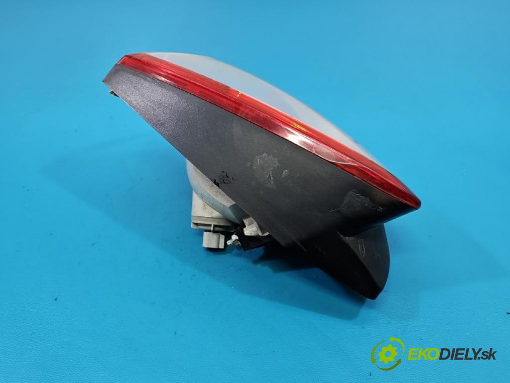 Ford Kuga Mk1 2008-2013 2.0 TDCI 136 HP manual 100 kW 1997 cm3 5- svetlo / reflektor zadné pravé kufrové dvere 8V41-13A602-AD