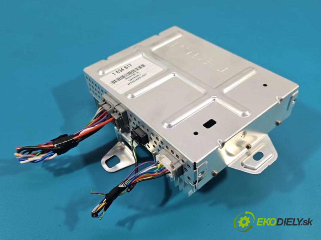 Tesla Model Y 0.0 automatic 378 kW  5- Zesilovač: 1507152-01-B (Zosilňovač)