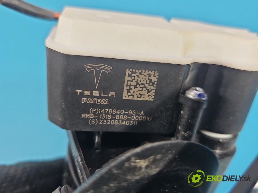 Tesla Model Y 0.0 automatic 378 kW  5- Klapka nalévání paliva 1505514-00-D (Klika dveří ostatní)
