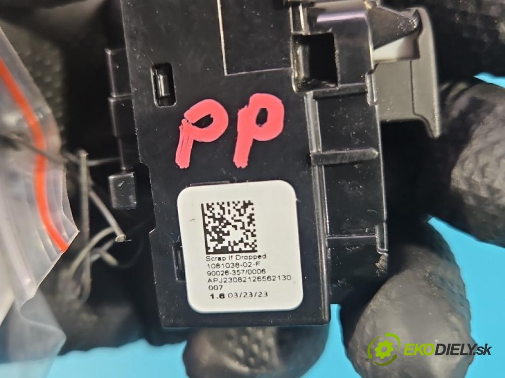 Tesla Model Y 0.0 automatic 378 kW  5- Přepínač oken zpětných zrcátek 1081038-02