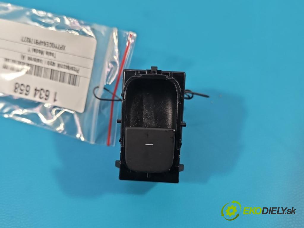 Tesla Model Y 0.0 automatic 378 kW  5- Přepínač oken zpětných zrcátek 1081038-02