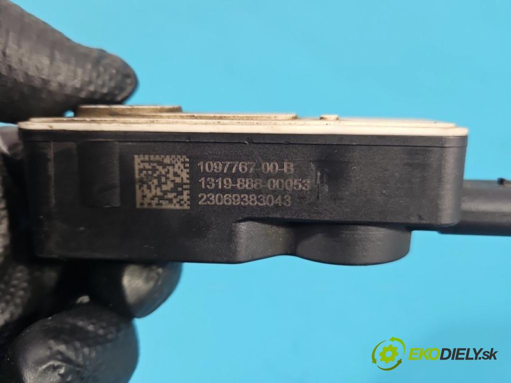 Tesla Model Y 0.0 automatic 378 kW 5- motorek 1097767-00-B