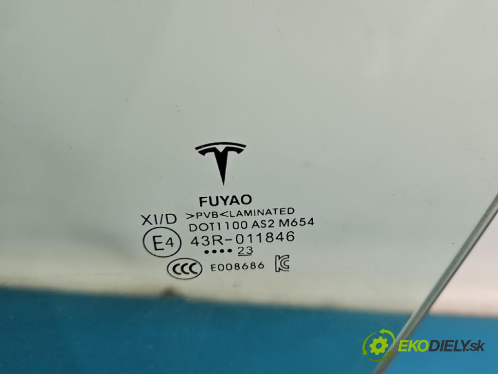 Tesla Model Y 0.0 automatic 378 kW  5- sklo dveře přední levé