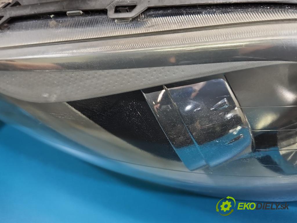 Volvo XC60 I 2008-2017 3.2 R6 automatic 179 kW 3192 cm3 5- Reflektor: ľavý 30763143 (Kľučka dverí ostatné)