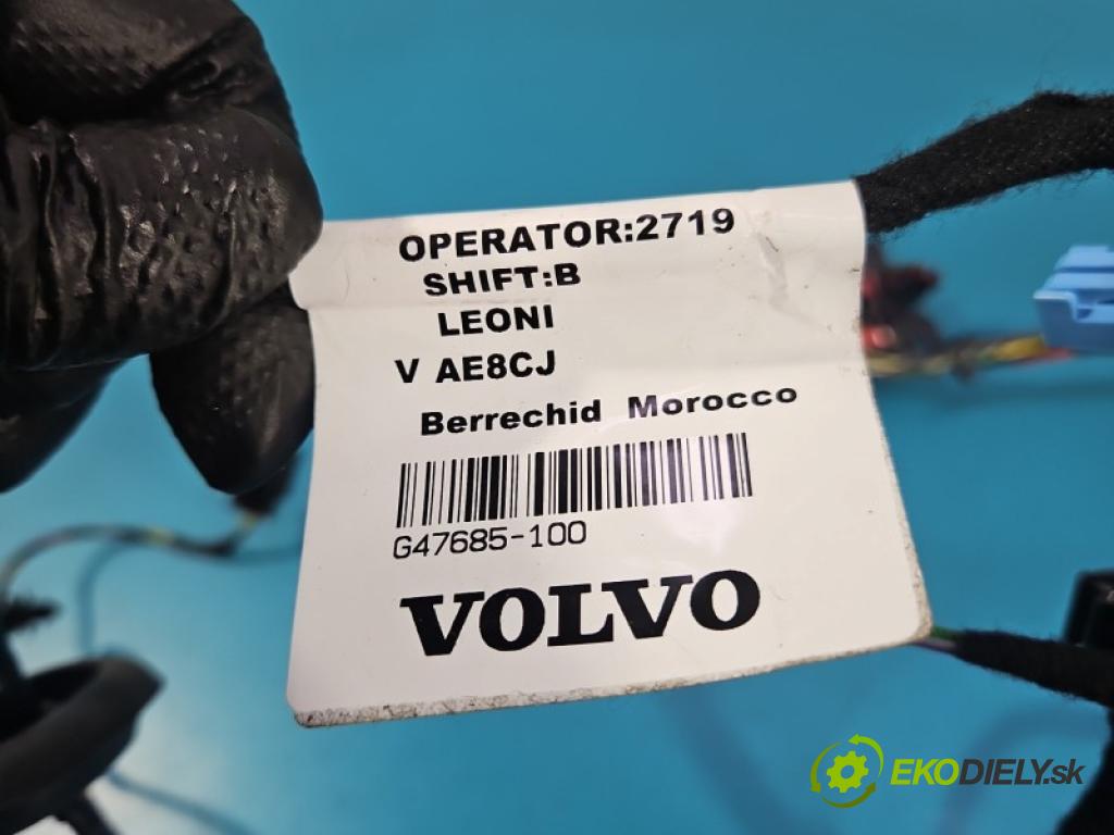 Volvo XC40 2017- 2.0 T B3 163 hp automatic 120 kW 1969 cm3 5- Balíček: dveře zadní vlevo 32375197
