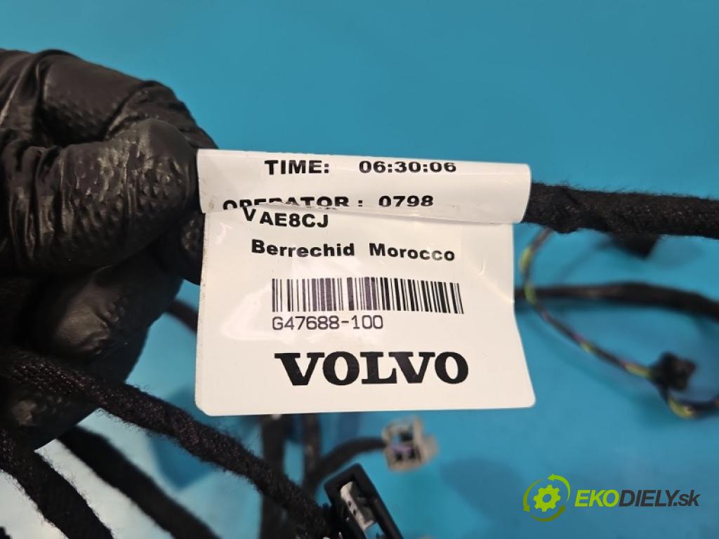 Volvo XC40 2017- 2.0 T B3 163 hp automatic 120 kW 1969 cm3 5- Balíček: dveře zadní pravých 32375200