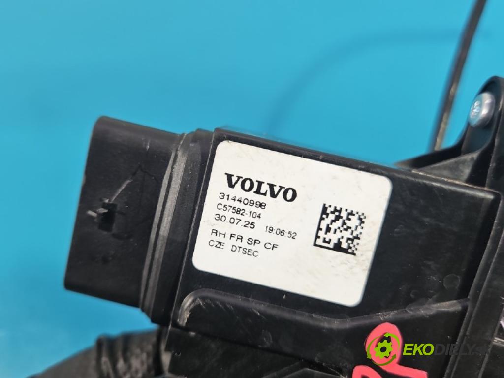 Volvo XC40 2017- 2.0 T B3 163 hp automatic 120 kW 1969 cm3 5- zámek přední pravý 31440998