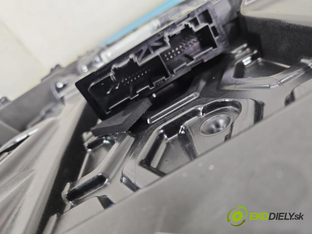 Volvo XC40 2017- 2.0 T B3 163 hp automatic 120 kW 1969 cm3 5- mechanismus stahování přední levý 31674755