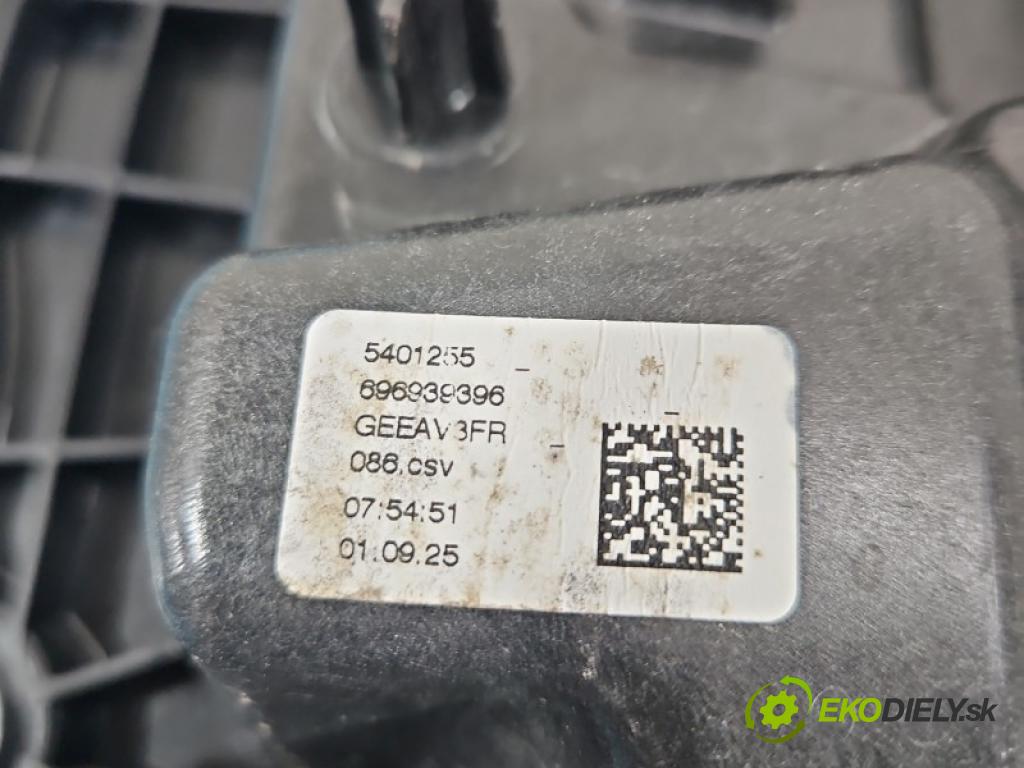 Volvo XC40 2017- 2.0 T B3 163 HP automatic 120 kW 1969 cm3 5- mechanizmus okna predné pravý 31674757