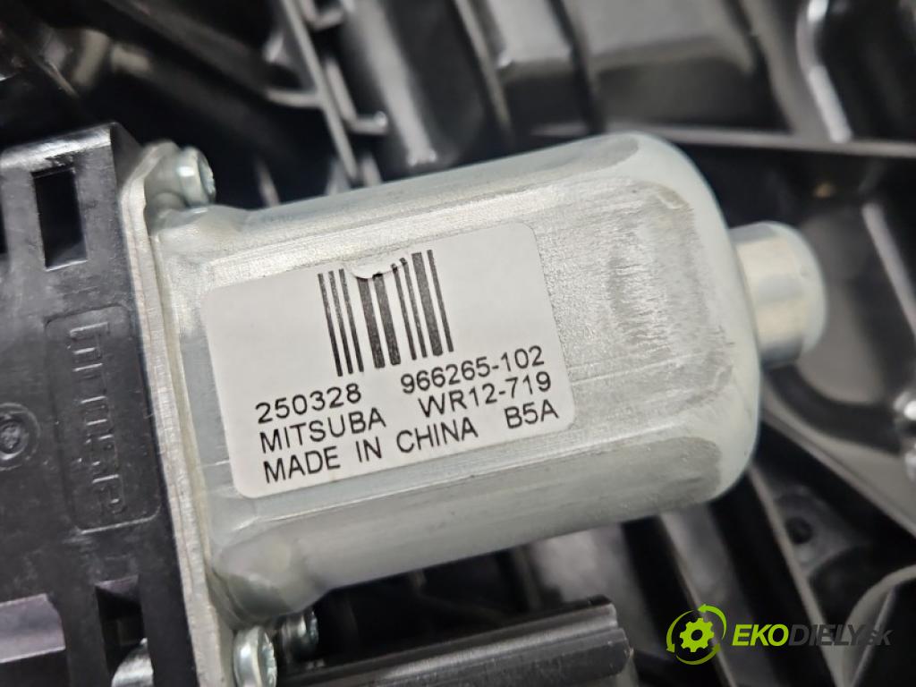 Volvo XC40 2017- 2.0 T B3 163 hp automatic 120 kW 1969 cm3 5- mechanismus stahování zadní levý 32283267
