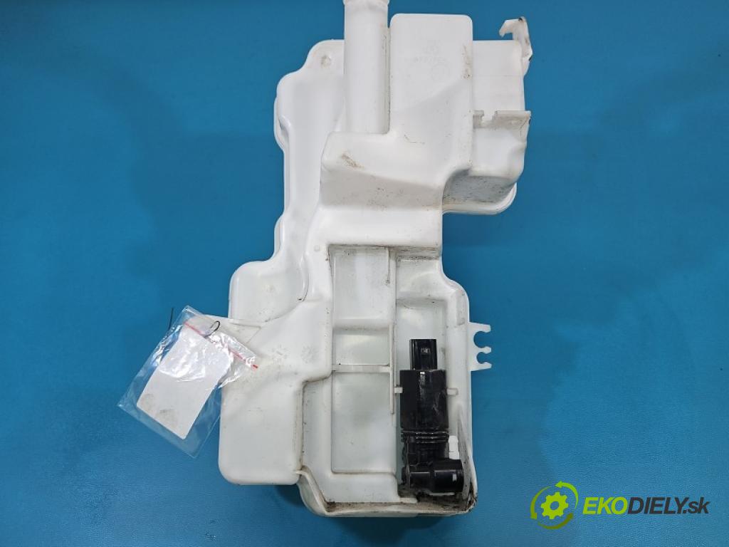 Volvo XC40 2017- 2.0 T B3 163 HP automatic 120 kW 1969 cm3 5- nádržka tekutina: ostrekovačov 32229650
