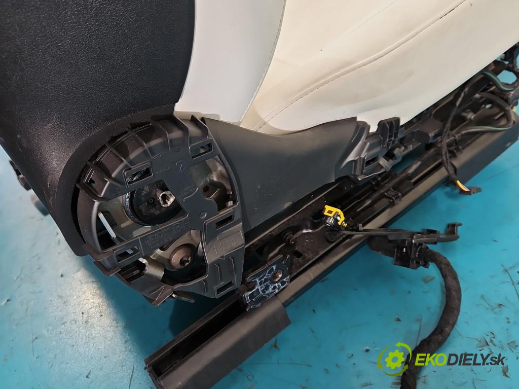 Tesla Model Y 0.0 automatic 378 kW 5- Sedačka pravý (Sedadlo)