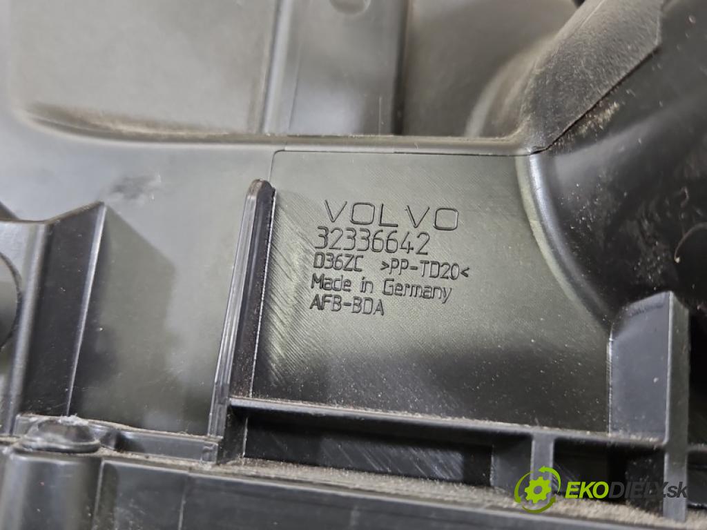 Volvo XC40 2017- 2.0 T B3 163 HP automatic 120 kW 1969 cm3 5- obal filtra vzduchu 32336642 (Obal vzduchového filtra)
