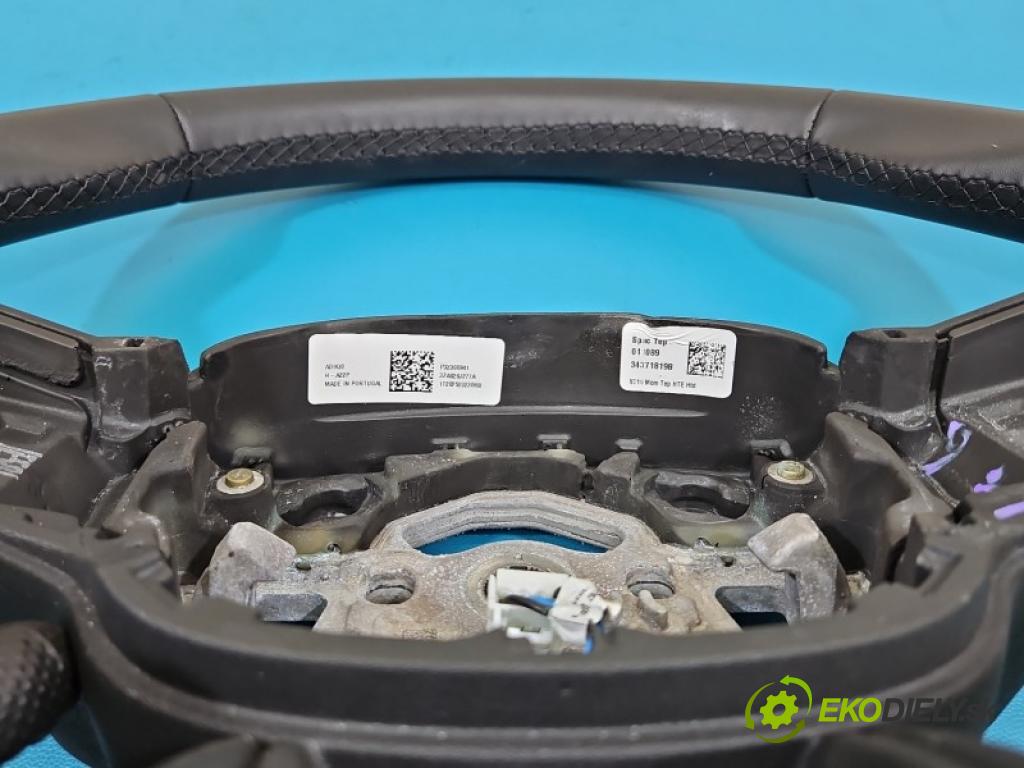 Volvo XC40 2017- 2.0 T B3 163 hp automatic 120 kW 1969 cm3 5- volant  (Volant)