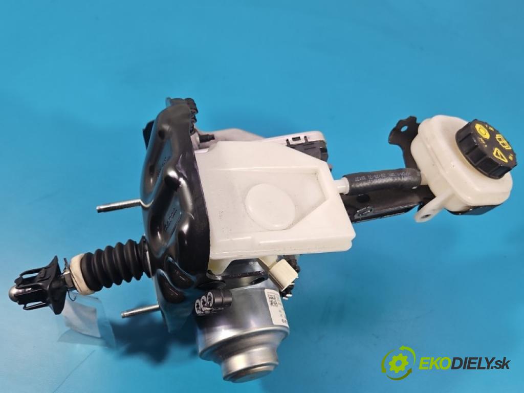 Volvo XC40 2017- 2.0 T B3 163 HP automatic 120 kW 1969 cm3 5- servo brzdové 32384760