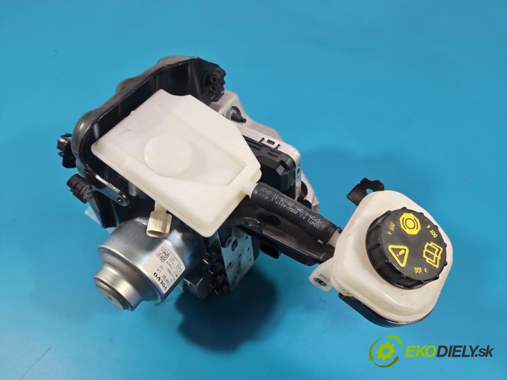 Volvo XC40 2017- 2.0 T B3 163 HP automatic 120 kW 1969 cm3 5- servo brzdové 32384760