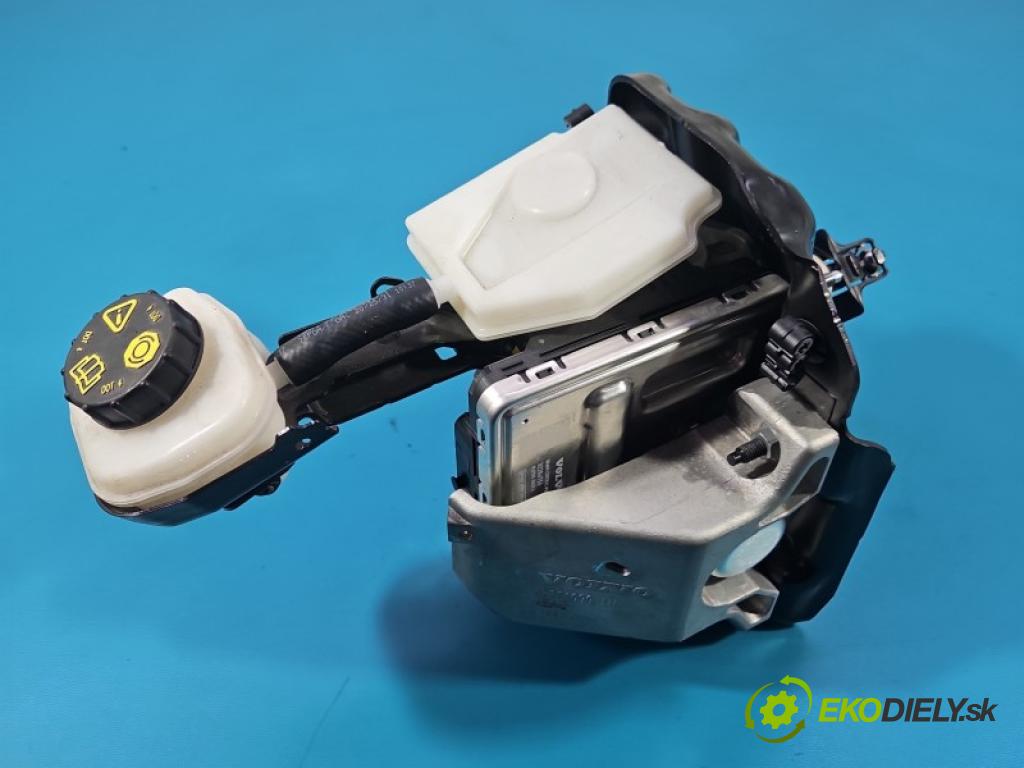 Volvo XC40 2017- 2.0 T B3 163 HP automatic 120 kW 1969 cm3 5- servo brzdové 32384760