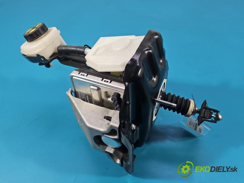 Volvo XC40 2017- 2.0 T B3 163 HP automatic 120 kW 1969 cm3 5- servo brzdové 32384760