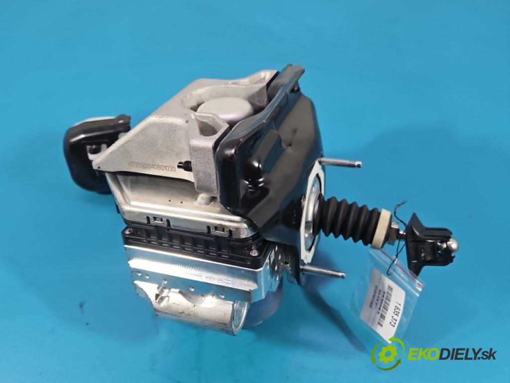 Volvo XC40 2017- 2.0 T B3 163 HP automatic 120 kW 1969 cm3 5- servo brzdové 32384760