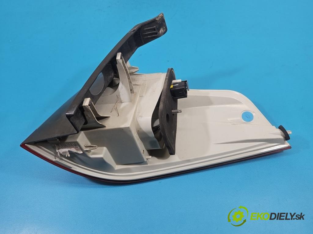 Peugeot 508 I 2010-2018 2.0 hdi 163 hp automatic 120 kW 1997 cm3 5- světlo zadní levé blatník:
