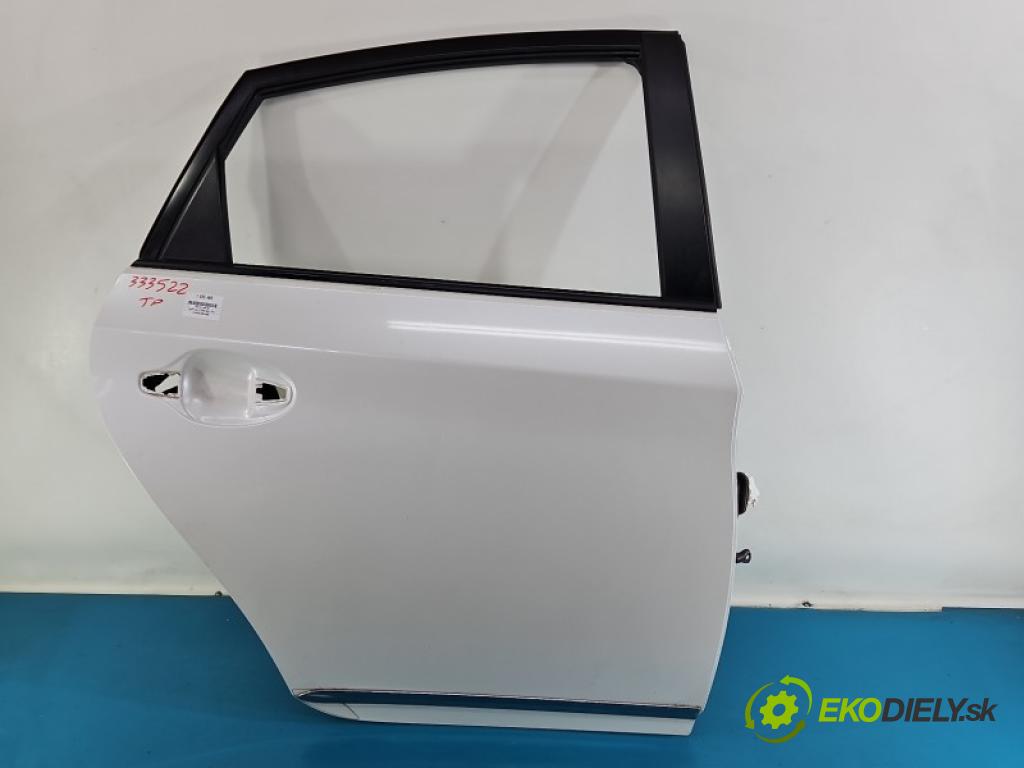 Toyota Prius III XW30 2009-2015 1.8 16V 99 hp automatic 73 kW 1798 cm3 5- dveře zadní pravé  (Klika dveří ostatní)