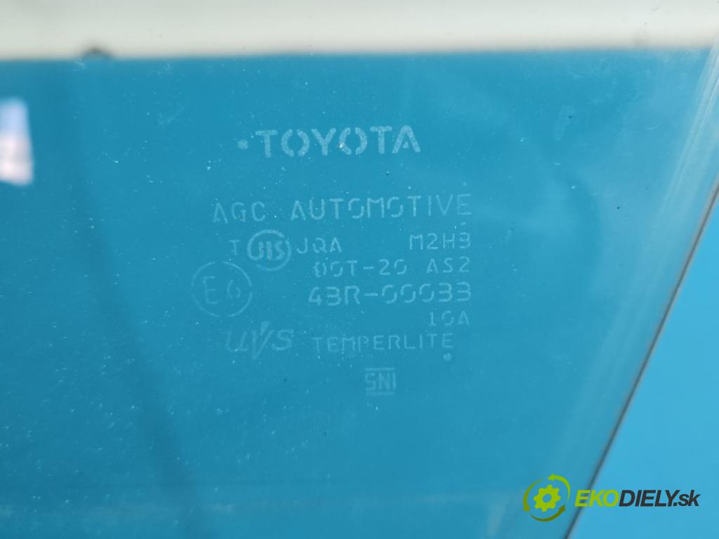 Toyota Prius III XW30 2009-2015 1.8 16V 99 HP automatic 73 kW 1798 cm3 5- sklo dvere predné ľavé