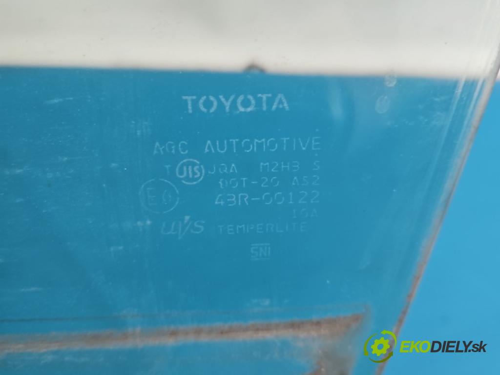 Toyota Prius III XW30 2009-2015 1.8 16V 99 HP automatic 73 kW 1798 cm3 5- sklo dvere zadné ľavé