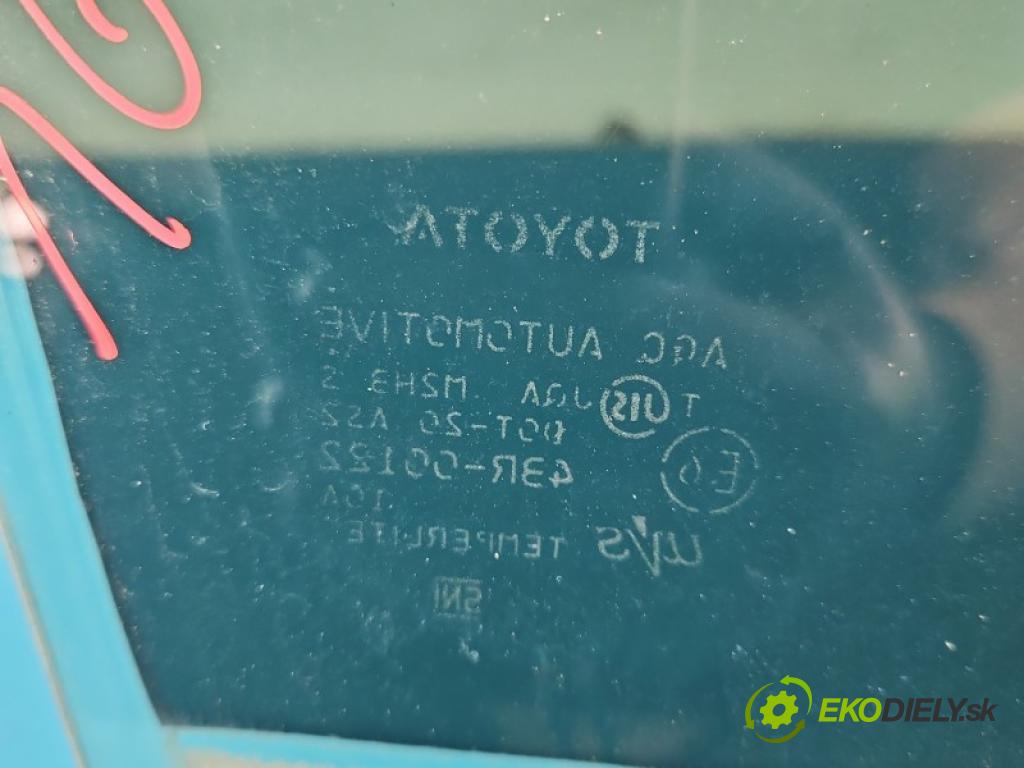 Toyota Prius III XW30 2009-2015 1.8 16V 99 hp automatic 73 kW 1798 cm3 5- sklo dveře zadní pravé