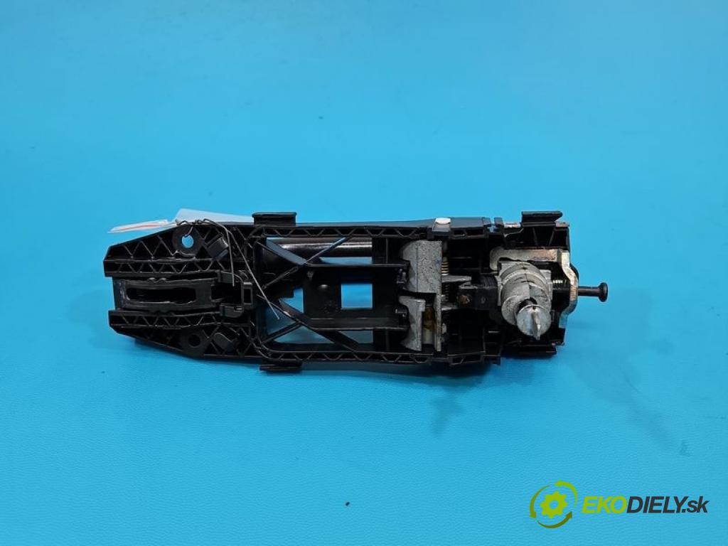 Skoda Fabia III 2014-2021 1.0 TSI 95 hp manual 70 kW 999 cm3 5- klika přední levé  (Vnější přední levá klika dveří)