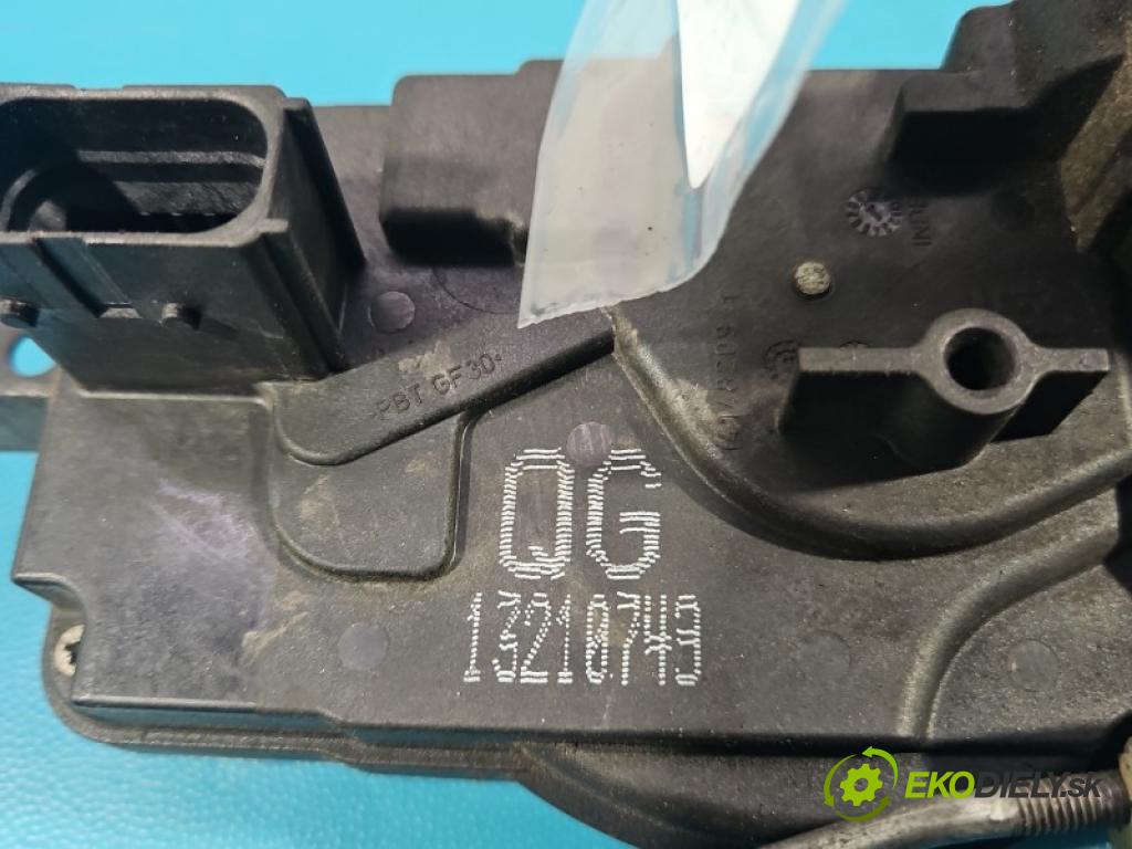Opel Zafira B 2005-2014 1.9 cdti 150 hp manual 110 kW 1910 cm3 5- zámek přední pravý 13210749