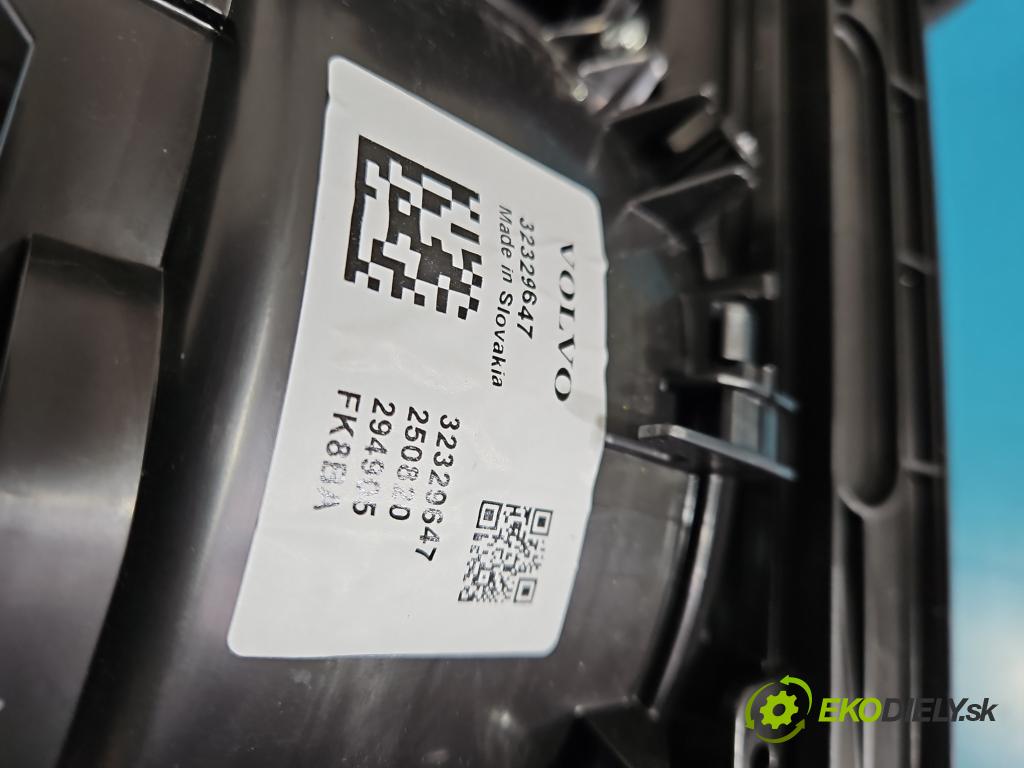Volvo XC40 2017- 2.0 T B3 163 HP automatic 120 kW 1969 cm3 5- radiator 32296405 (Radiátor kúrenia)