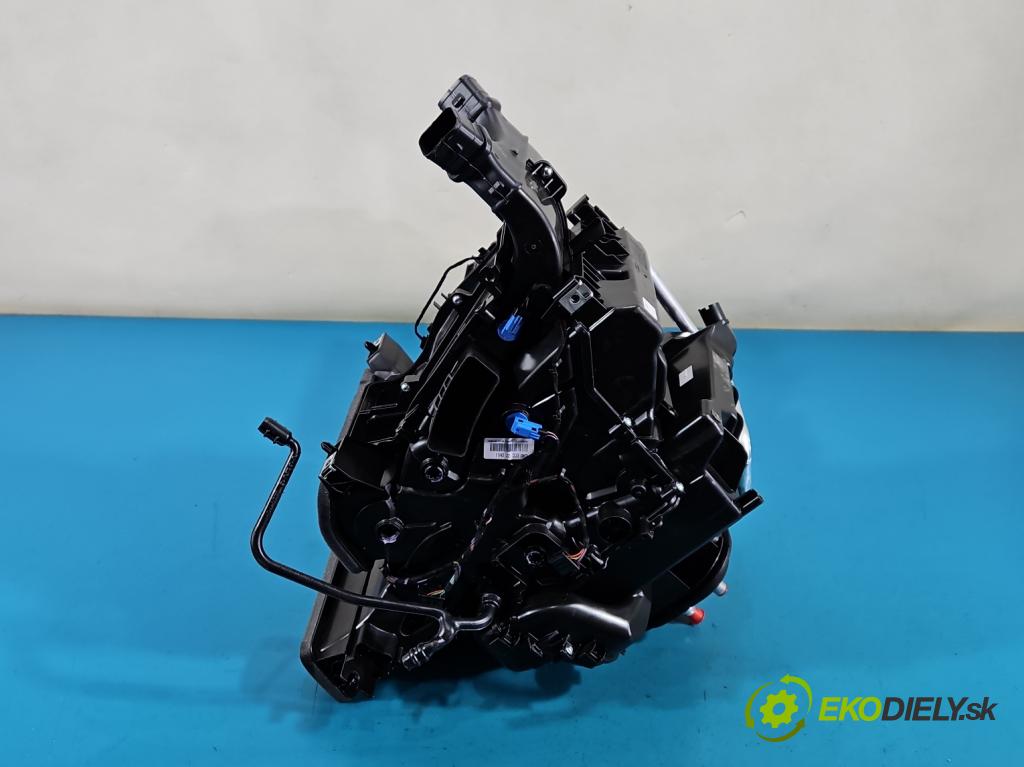 Volvo XC40 2017- 2.0 T B3 163 HP automatic 120 kW 1969 cm3 5- radiator 32296405 (Radiátor kúrenia)