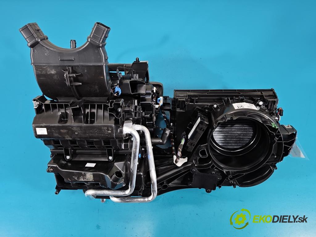 Volvo XC40 2017- 2.0 T B3 163 HP automatic 120 kW 1969 cm3 5- radiator 32296405 (Radiátor kúrenia)