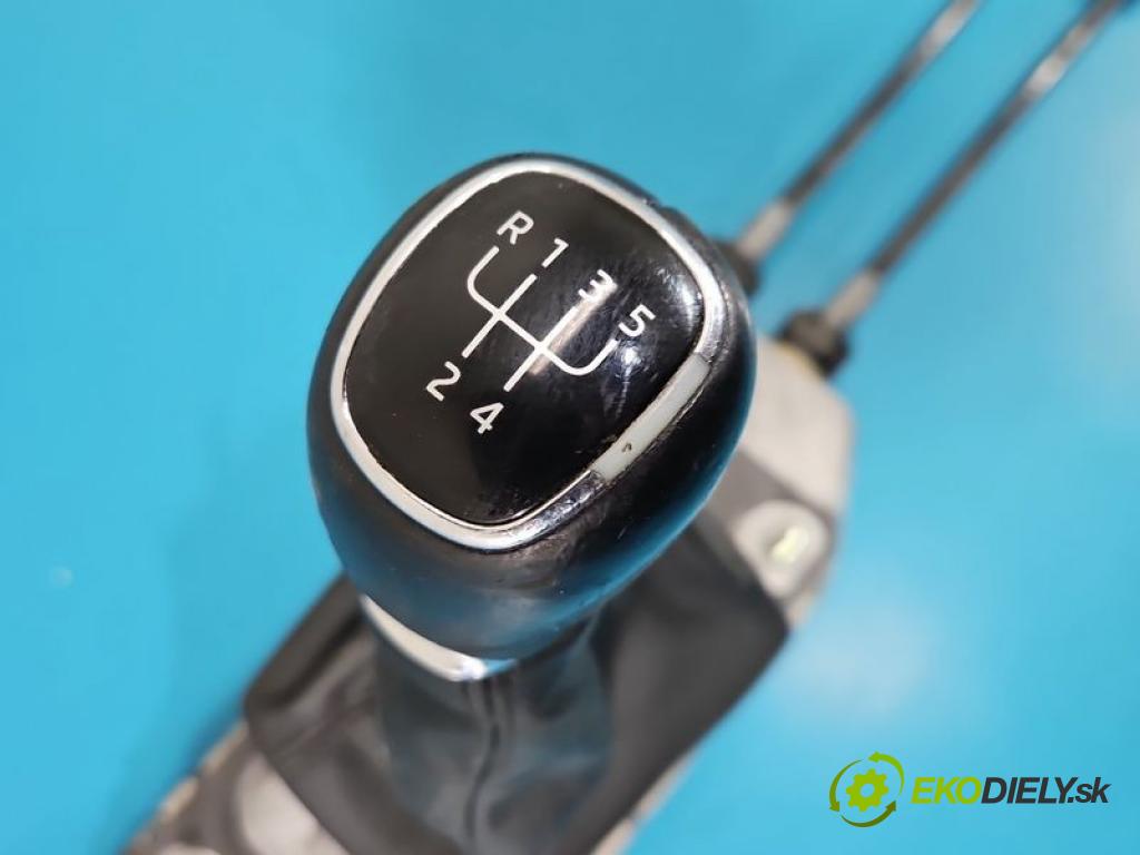 Skoda Fabia III 2014-2021 1.0 TSI 95 hp manual 70 kW 999 cm3 5- kulisa změny stupňová 6C0711049F (Řadicí páka (kulisa) )