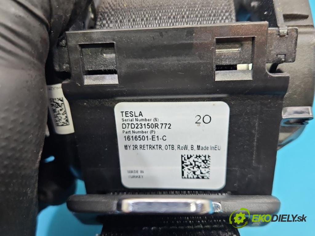 Tesla Model Y 0.0 automatic 378 kW  5- stěna bezpečnost zadní pravý 1616501-E1-C