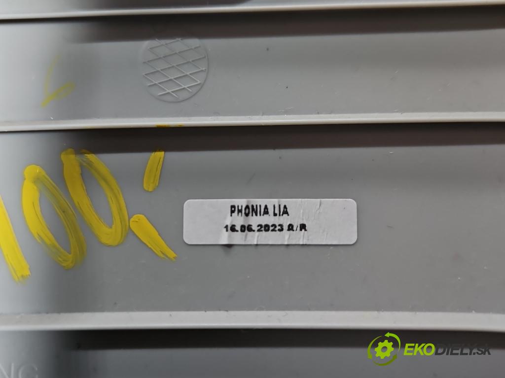 Tesla Model Y 0.0 automatic 378 kW 5- kryt plast 1622226-00-E