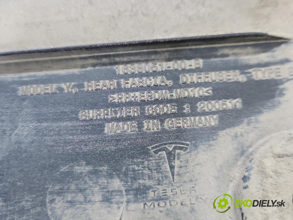 Tesla Model Y 0.0 automatic 378 kW 5- kryt plast 1638051-00-B